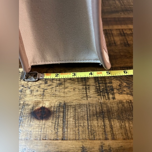 Steve Madden Tote bag with crossbody/shoulder strap. - Picture 10 of 14